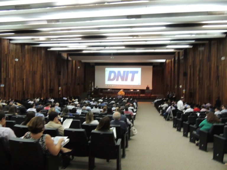 Seminário discute melhorias nos procedimentos de licitações e contratos