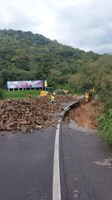 Tempo melhora na região de Santa Maria e DNIT atua na recuperação do km 318 da BR-158/RS