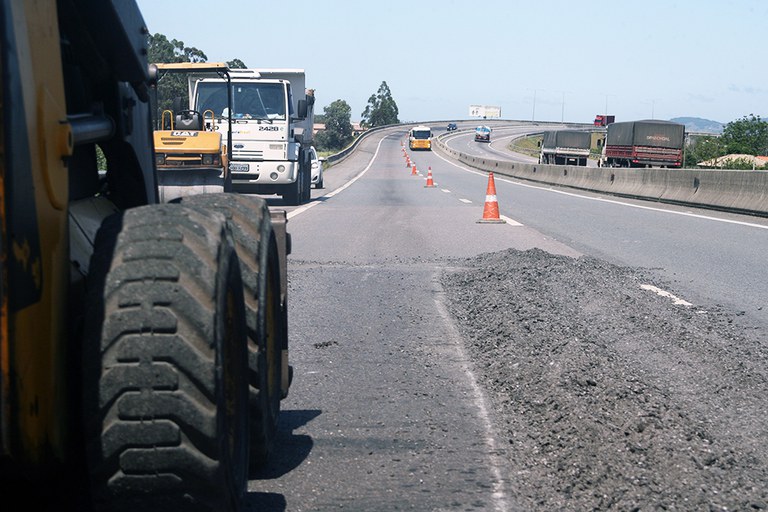 DNITSC vai manter trabalhos de melhorias na BR-101%2c na próxima segunda-feira%2c 29 (3).JPG