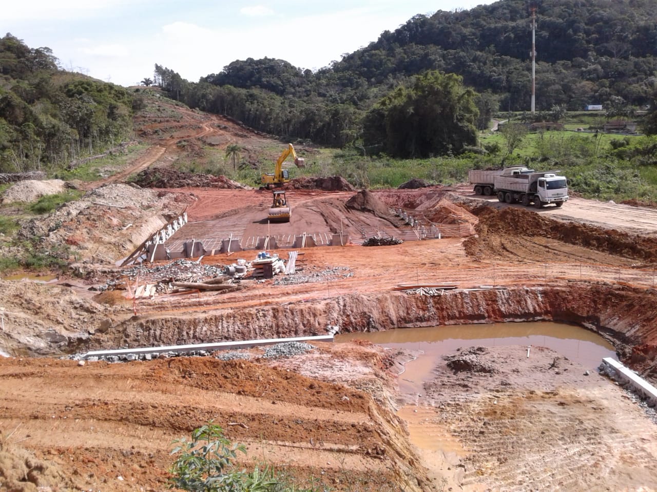 02.09.2021 - Execução de OAE - km 11+560.jpeg