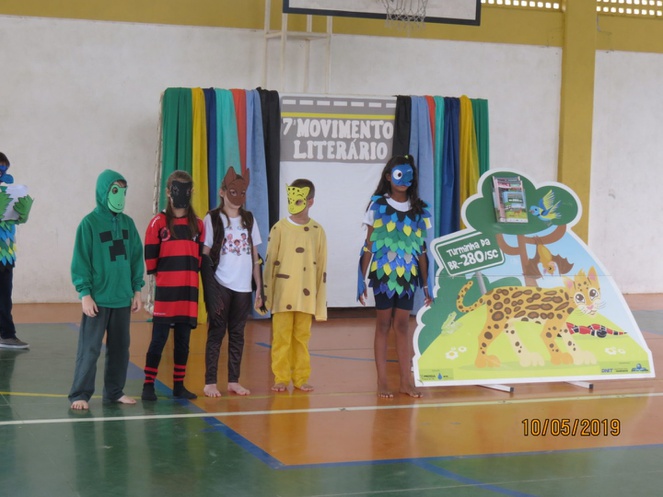 Movimento Literário na Escola Germano Laffin (3).jpg