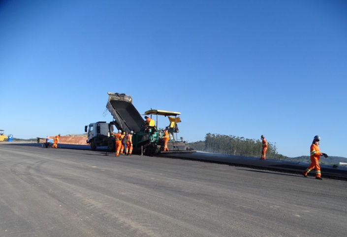 O Lote 2.2 já possui trechos com obras de pavimentação.jpg