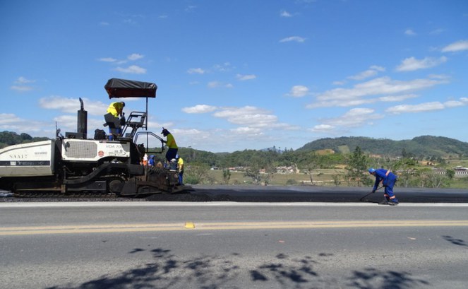 Pavimentação no lote 2.1.jpg