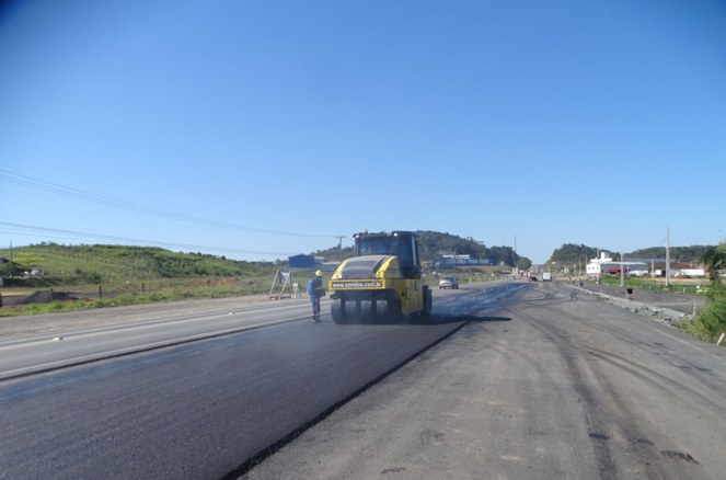 Pavimentação no lote 2.1_3.jpg