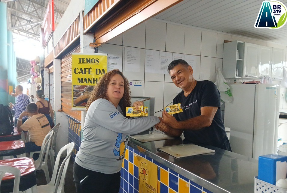 DNIT leva orientações sobre segurança no trânsito a comunidades e usuários da BR-319 durante o Maio Amarelo