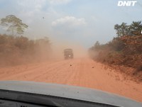 Poeira e fumaça prejudicam visibilidade na BR-319