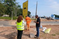 Sinalização reforçada no km 113 da BR‑319 aumenta segurança da comunidade escolar