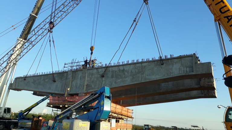 Lançamento de vigas - nova ponte do Guaíba.jpg