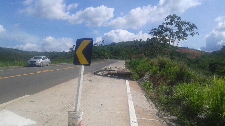 Terceira Faixa interditada 
