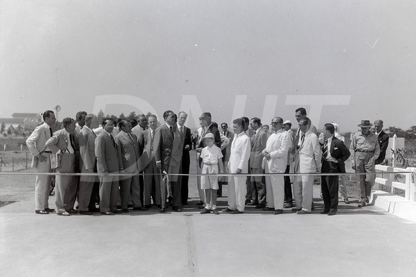 BR_3- 040- Rio-Petrópolis_Inalguração da ponte sobre o Rio Iguassu _ 1959_AP25950.jpg