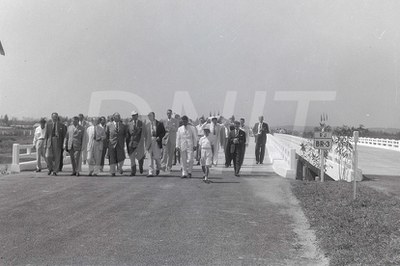 BR_3- 040- Rio-Petrópolis_Inalguração da ponte sobre o Rio Iguassu _ 1959_AP25953.jpg