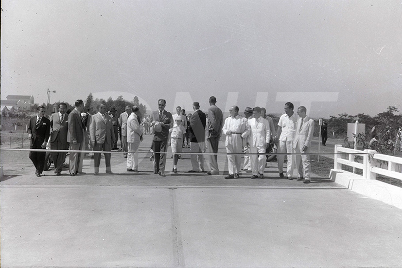 BR_3- 040- Rio-Petrópolis_Inalguração da ponte sobre o Rio Iguassu _ 1959_AP25958.jpg
