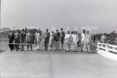 BR_3- 040- Rio-Petrópolis_Inalguração da ponte sobre o Rio Iguassu _ 1959_AP25958.jpg
