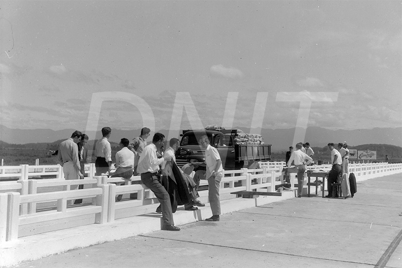 BR_3- 040- Rio-Petrópolis_Ponte sobre o Rio Iguassu_Campo de Prova _ 15 Nov 1953_AP26167.jpg