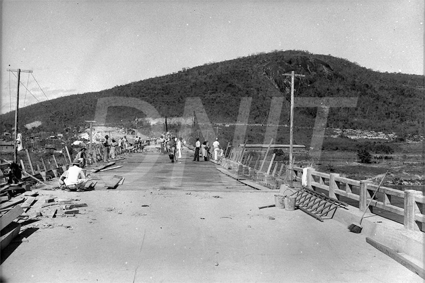 BR_4-116_ Rio_Bahia_Ponte sobre o Rio Jequitinhonha _ 19497 704.jpg