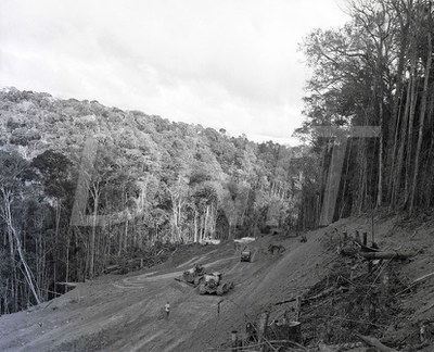 BR_5 Visita do Gov da Bahia á residência do DNER em Eunápolis_Obras no Trecho-Eunápolis_Emburaun _ 31735.jpg