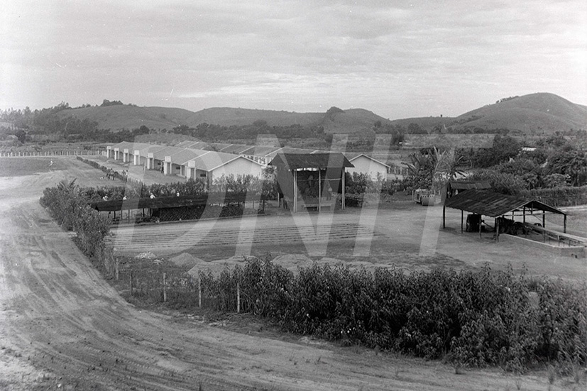 Dr Regis Bitencourtt na Inauguração da Vila Operária _ 29 Dez 1961 _ 18278.jpg