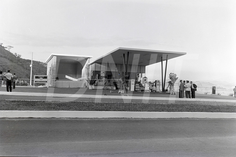 Dr Regis Bitencurt  na Inauguração do posto de gasolina e bar na Garganta da Viuva da Graça _ 09 Mar 19528600.jpg