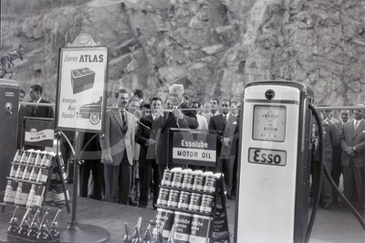 Dr Regis Bitencurt  na Inauguração do posto de gasolina e bar na Garganta da Viuva da Graça _ 09 Mar 19528601.jpg