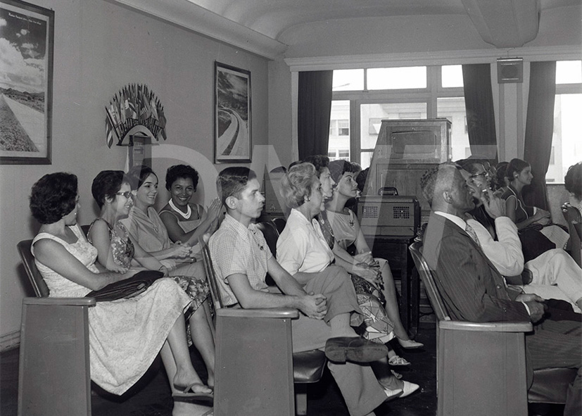 Entrega de Diplomas aos Fundadores da Cooperativa dos Rodoviários_s.d_AP27511.jpg