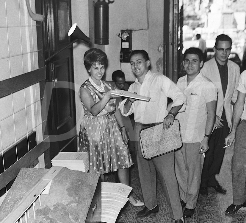 Exposição na Escola de Engenharia _ 19 Nov 1962 _ 21264.jpg