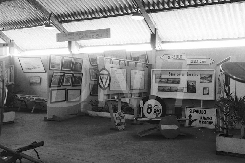 Exposição Rodoviária-Evolução dos Meios de Transportes _ 01 Mar 1950_AP26261.jpg