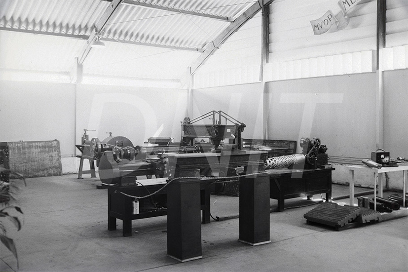 Exposição Rodoviária-Evolução dos Meios de Transportes _ 01 Mar 1950_AP26264.jpg