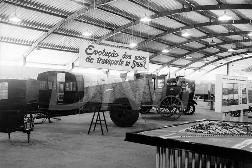 Exposição Rodoviária-Evolução dos Meios de Transportes _ 01 Mar 1950_AP26267.jpg