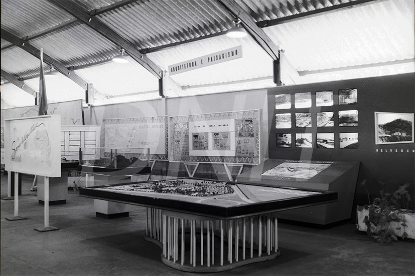 Exposição Rodoviária-Evolução dos Meios de Transportes _ 01 Mar 1950_AP26269.jpg