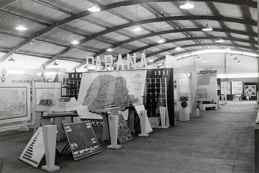 Exposição Rodoviária-Evolução dos Meios de Transportes _ 01 Mar 1950_AP26270.jpg