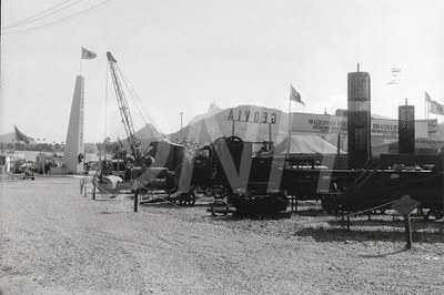 Exposição Rodoviária-Evolução dos Meios de Transportes _ 01 Mar 1950_AP26275.jpg