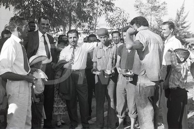 Festa Junina no Centro Rodoviario 28 Jun 1957_AP26085.jpg