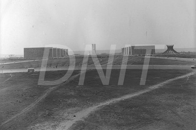 Grupo de Trabalho DNER - Em Brasília _ 1960 _ 33739.jpg