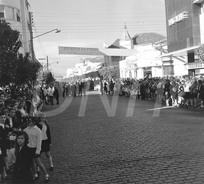 Homenagem do povo de São Leopoldo ao Pres. Costa e Silva Min.Transp. Mario Andreaza e Dir. do DNER Elizeu Resende_ Fot. Vergílio _  03 Jul 196943498.jpg