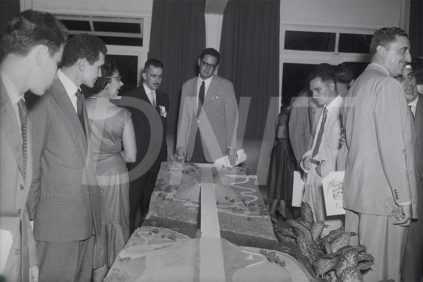 Inauguração da Exposição Rodoviária na semana turística na Sede do DNER _ 28 Fev 1956 _ 111.jpg