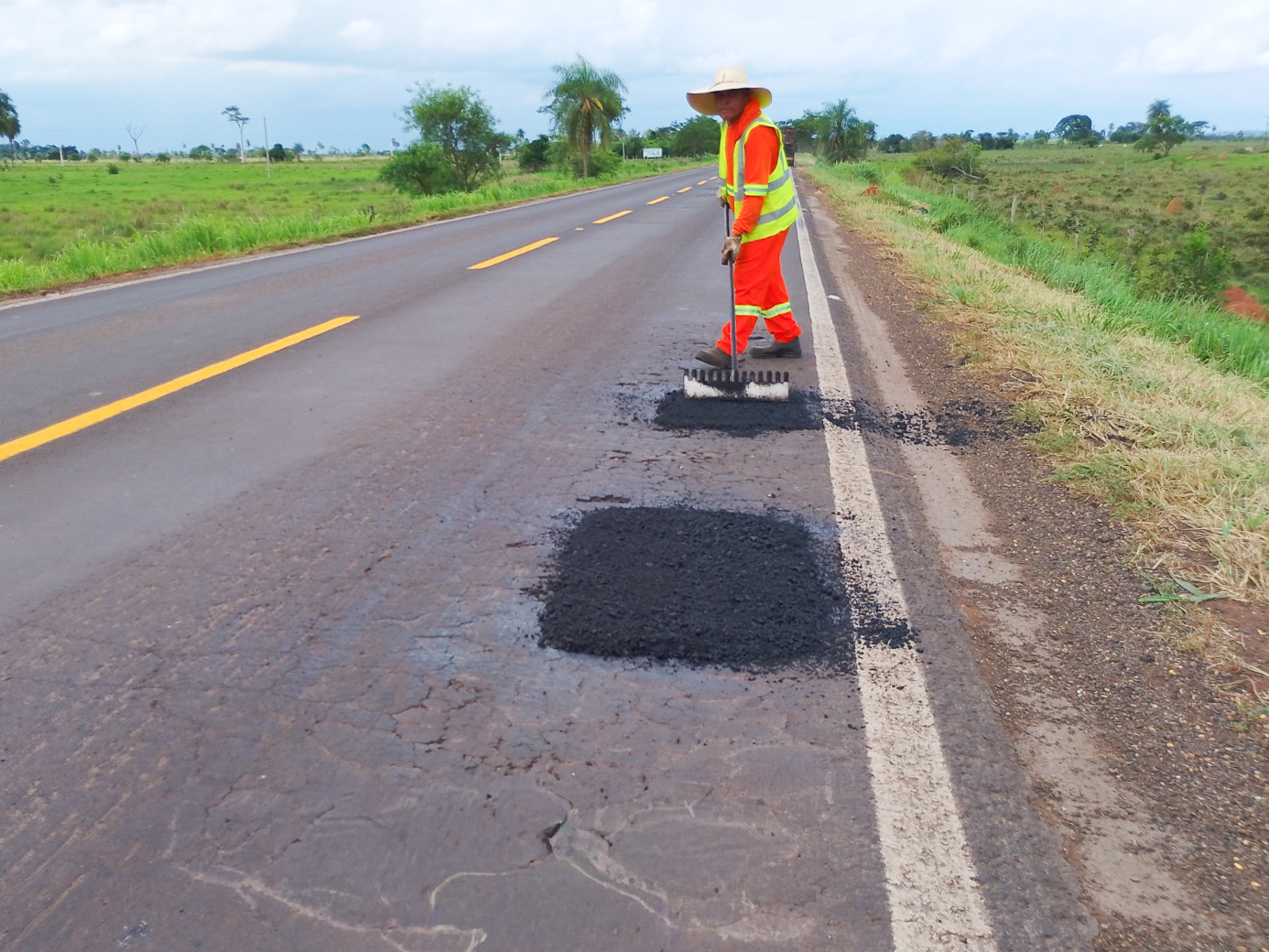 Serviços de manutenção garantem que 100% da BR-376/MS esteja em condições adequadas de trafegabilidade
