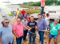 Açude Pinhões (BA) recebe 55 mil alevinos em peixamento promovido pelo DNOCS