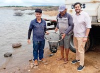 DNOCS realiza peixamento no Açude Riacho do Paulo, na Bahia