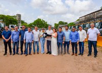 Investimento em infraestrutura: DNOCS entrega equipamentos agrícolas para municípios cearenses