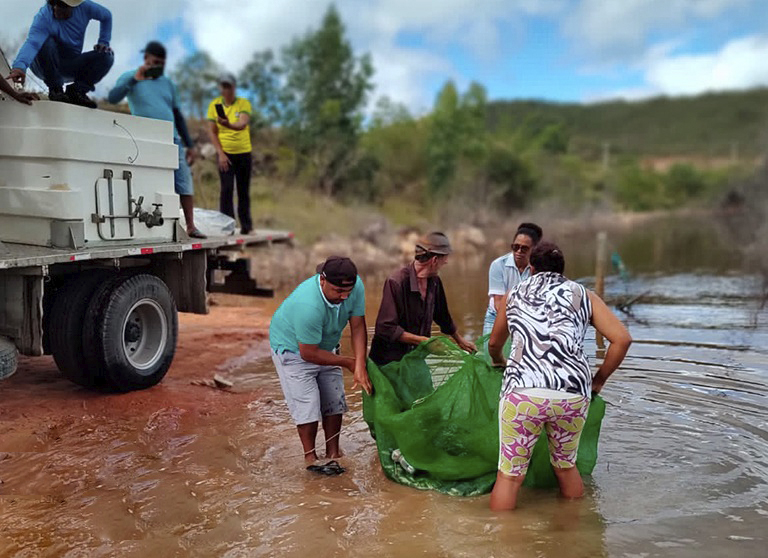 O peixamento foi realizado no Açude Brumado, no município de Rio de Contas/BA