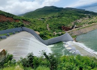 Orós volta a sangrar e obras do DNOCS reforçam segurança hídrica do reservatório