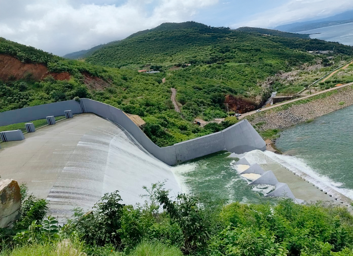 Orós volta a sangrar e obras do DNOCS reforçam segurança hídrica do reservatório