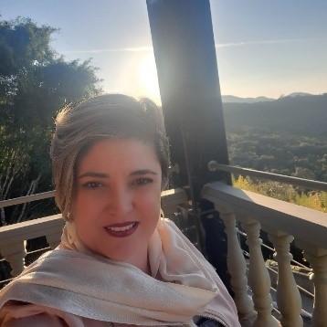 Elaine Santana de Souza Ferreira