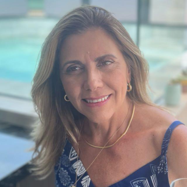 Flávia Janólio Costacurta Pinto da Silva