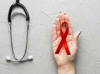 Brasil eliminou a transmissão vertical do HIV e registrou o menor número de mortes por Aids em 30 anos
