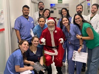 A magia que percorre corredores: Papai Noel encanta o Humap-UFMS/Ebserh