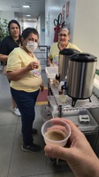 "Café Solidário" leva acolhimento a pacientes, acompanhantes e colaboradores do HUAC