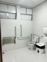 Reforma dos banheiros do HUJB para promover acessibilidade