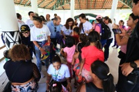 Ação de humanização do HUGV-Ufam beneficia crianças ribeirinhas com doação de brinquedos