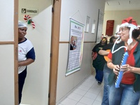 Serenata de Natal leva música, afeto e esperança ao Complexo Hospitalar da UFRJ